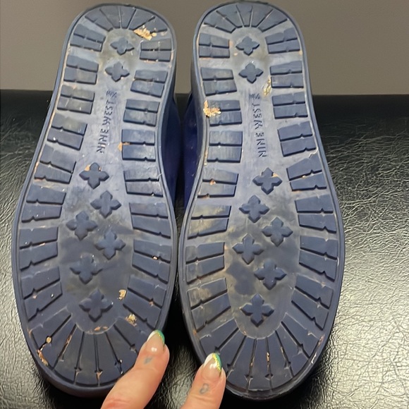 Super fun star print Nine West runners - Picture 3 of 5